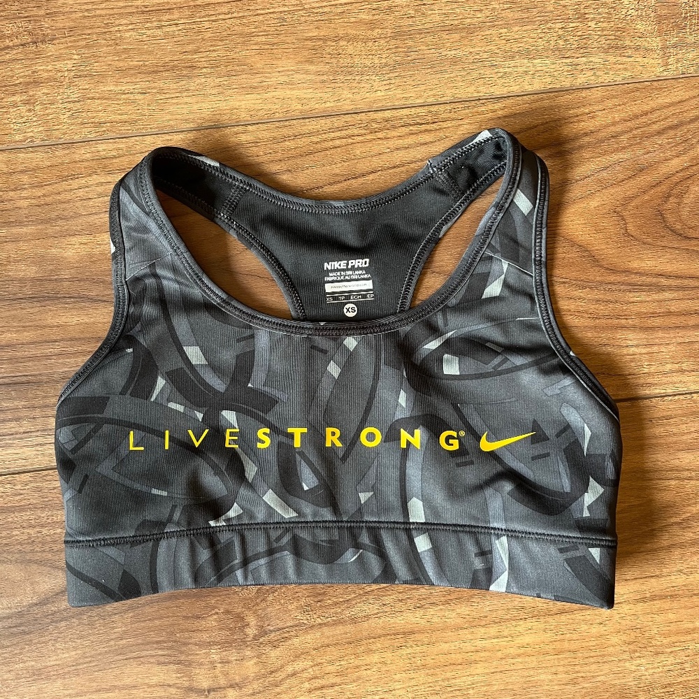 Ladies Nike Pro Sports Bra - size XS - brand new without tags